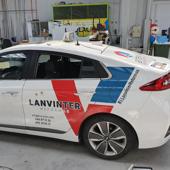 Publicidad LANVINTER en TAXI