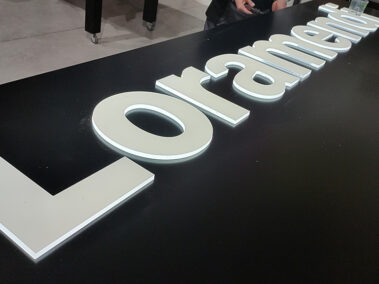 Letras corpóreas Loramnedi