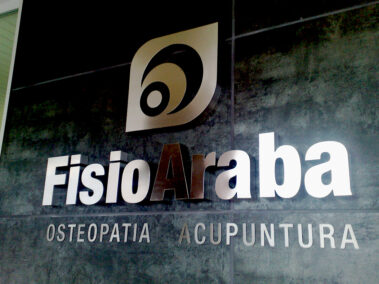 Letras corpóreas Fisio Araba