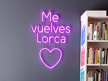 LUMINOSO NEON ME-VUELVES-LORCA